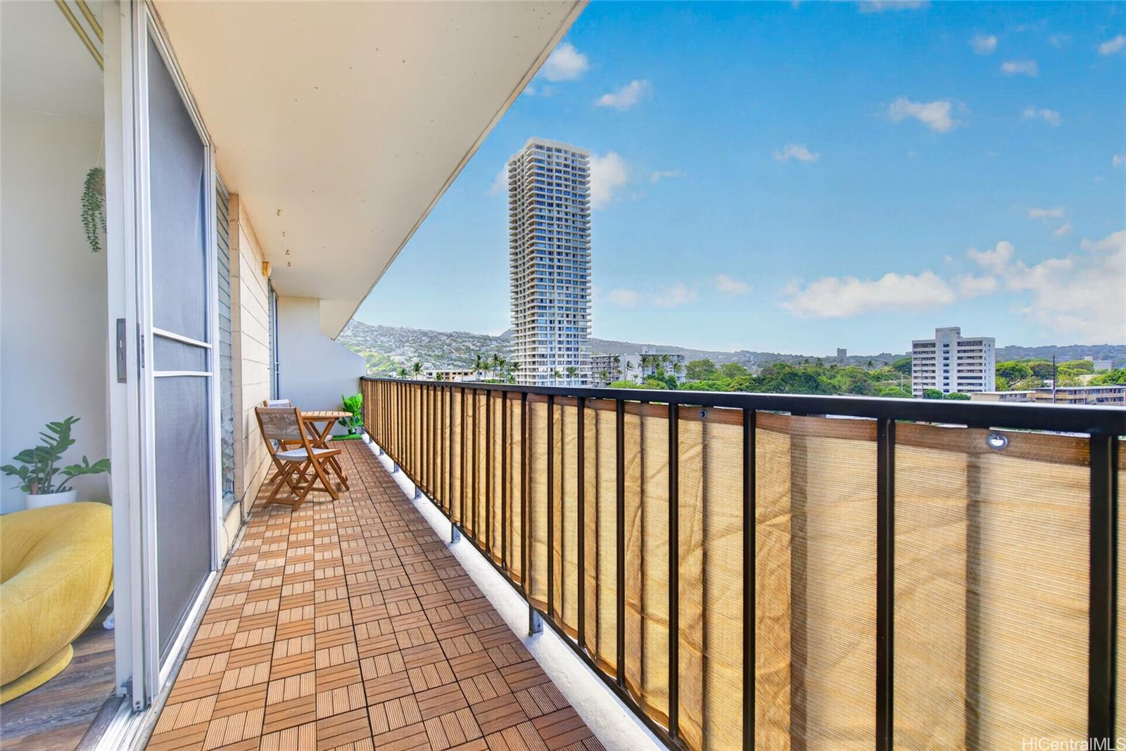 2754 Kuilei Street  Unit 704