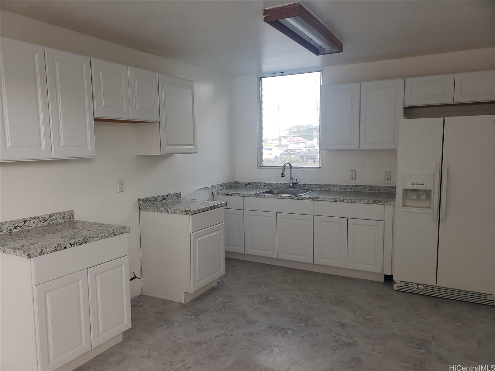94-011 Waipahu Street F123