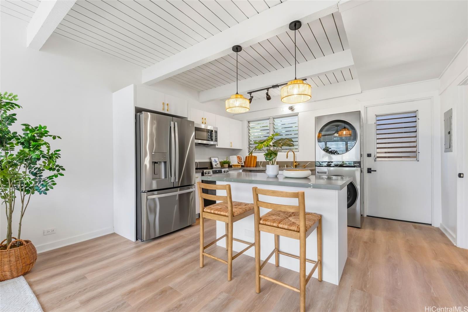4906 Kilauea Avenue  Unit 2