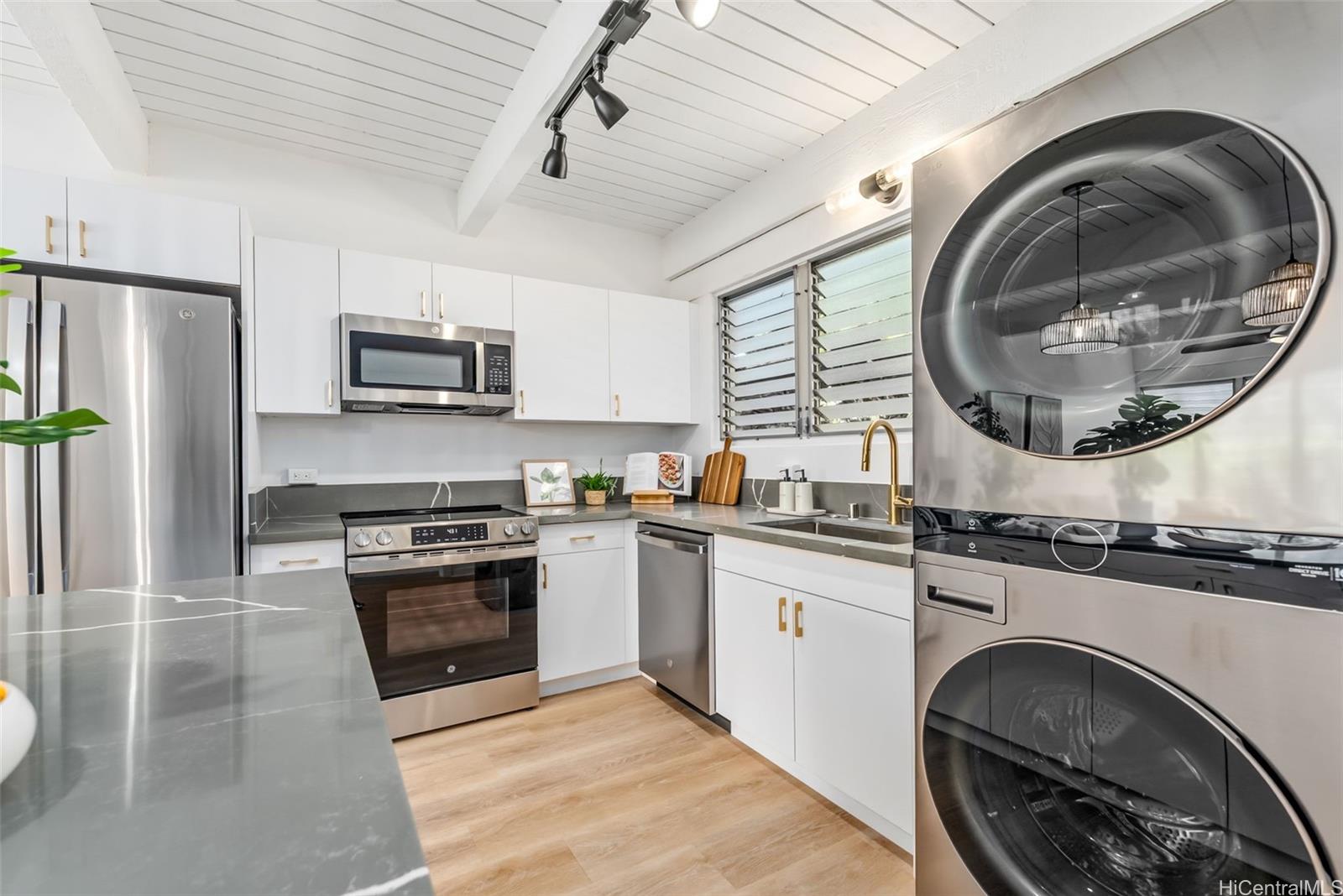 4906 Kilauea Avenue  Unit 2