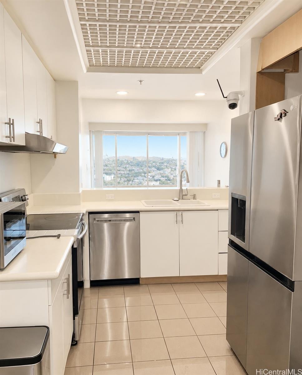 1 Keahole Place  Unit 2505