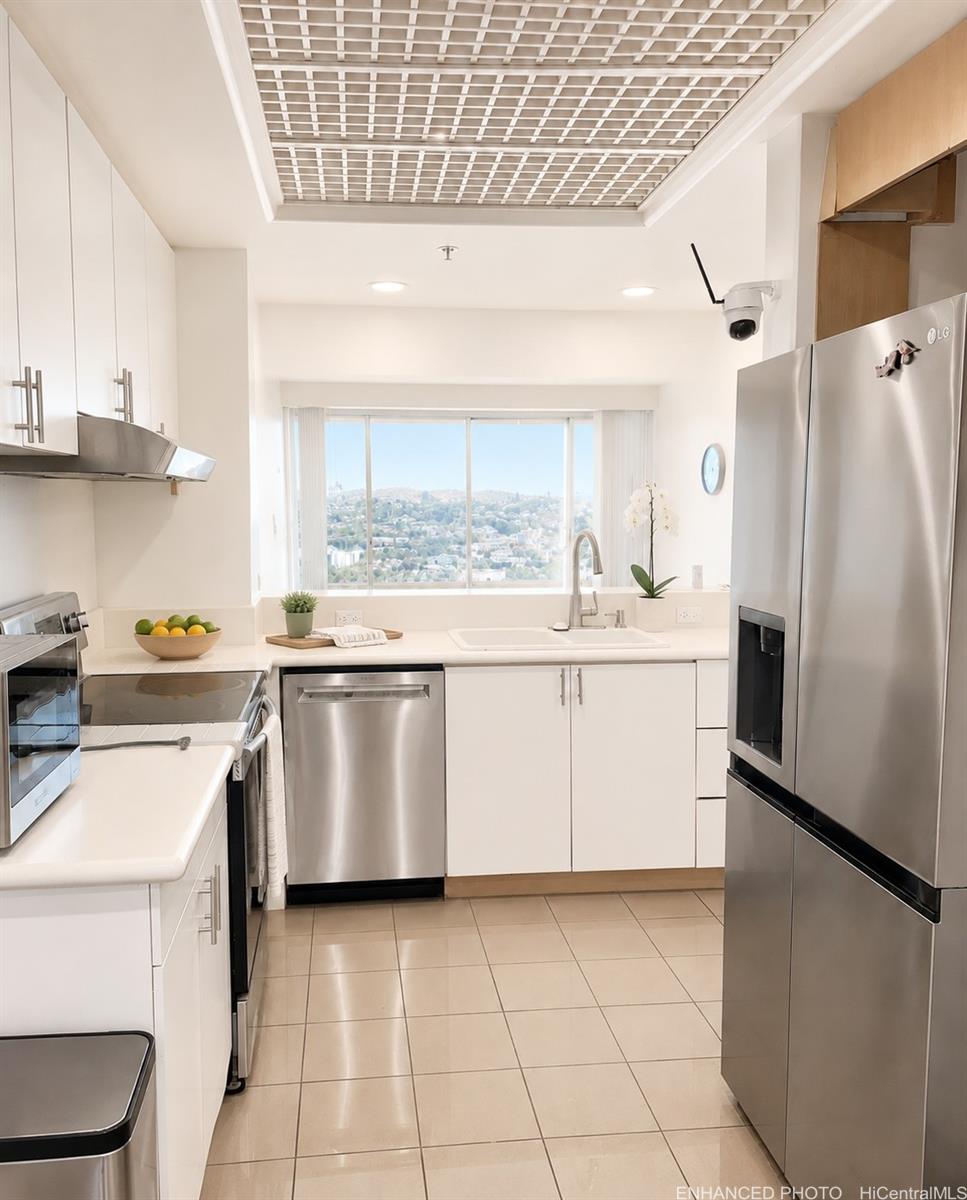 1 Keahole Place  Unit 2505