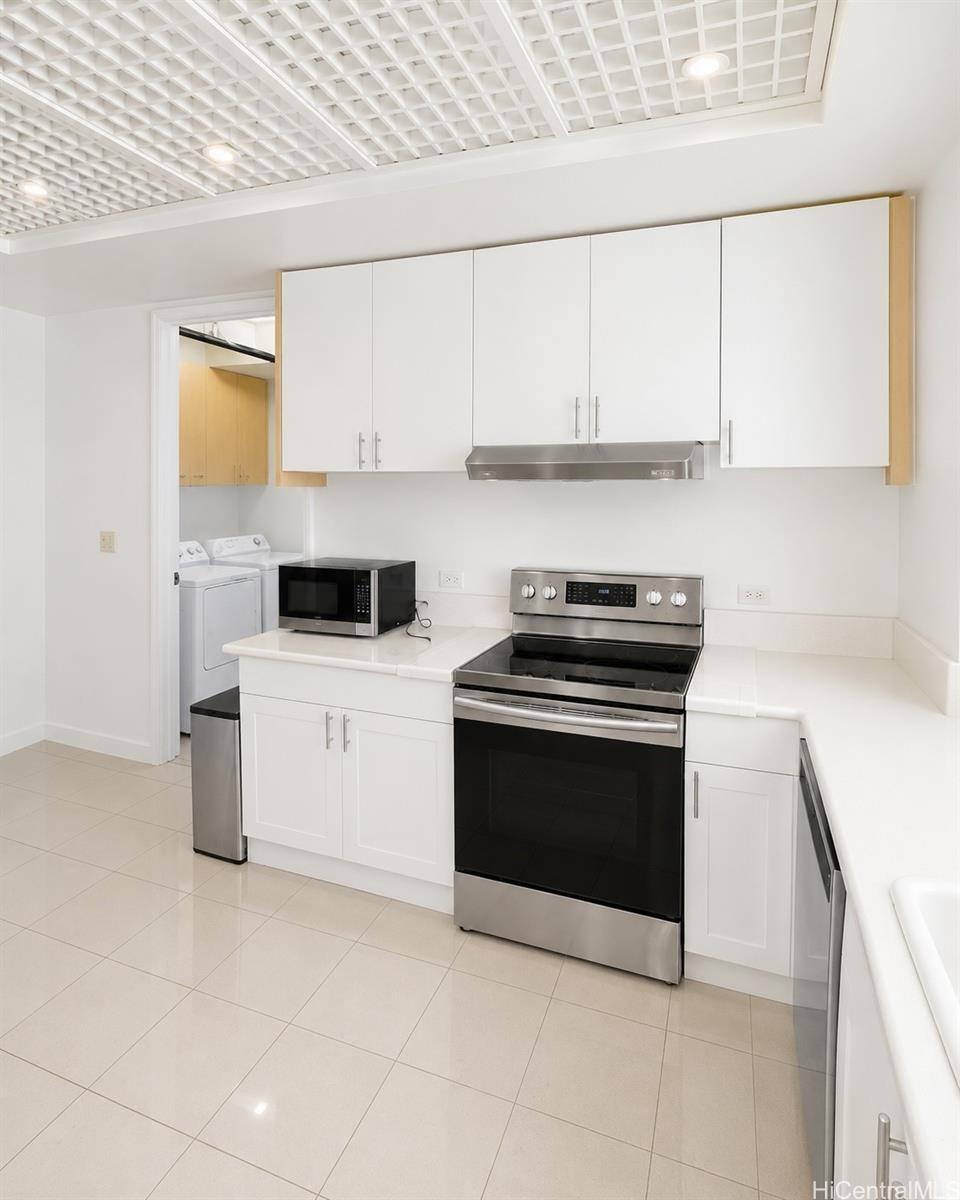 1 Keahole Place  Unit 2505