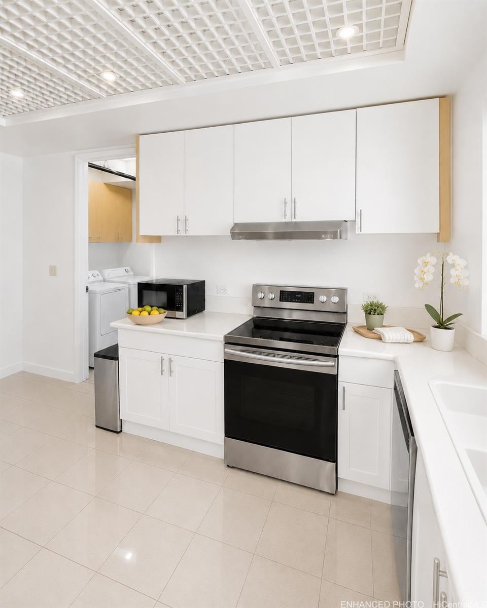 1 Keahole Place  Unit 2505