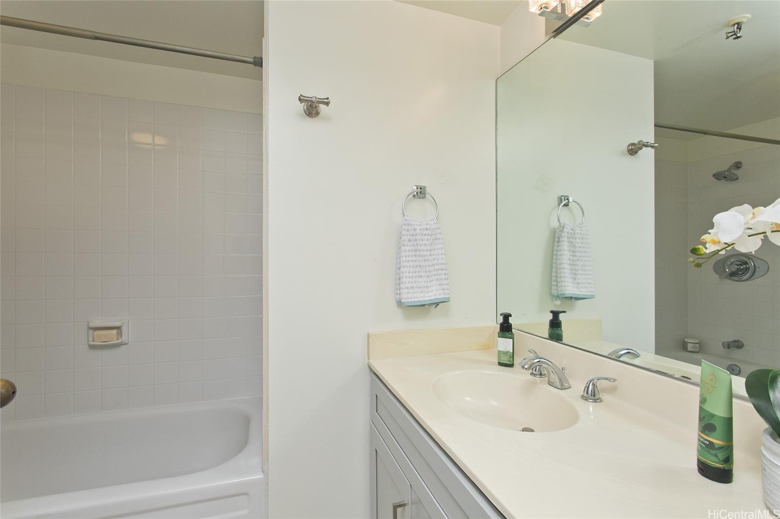 2499 Kapiolani Boulevard  Unit 2008