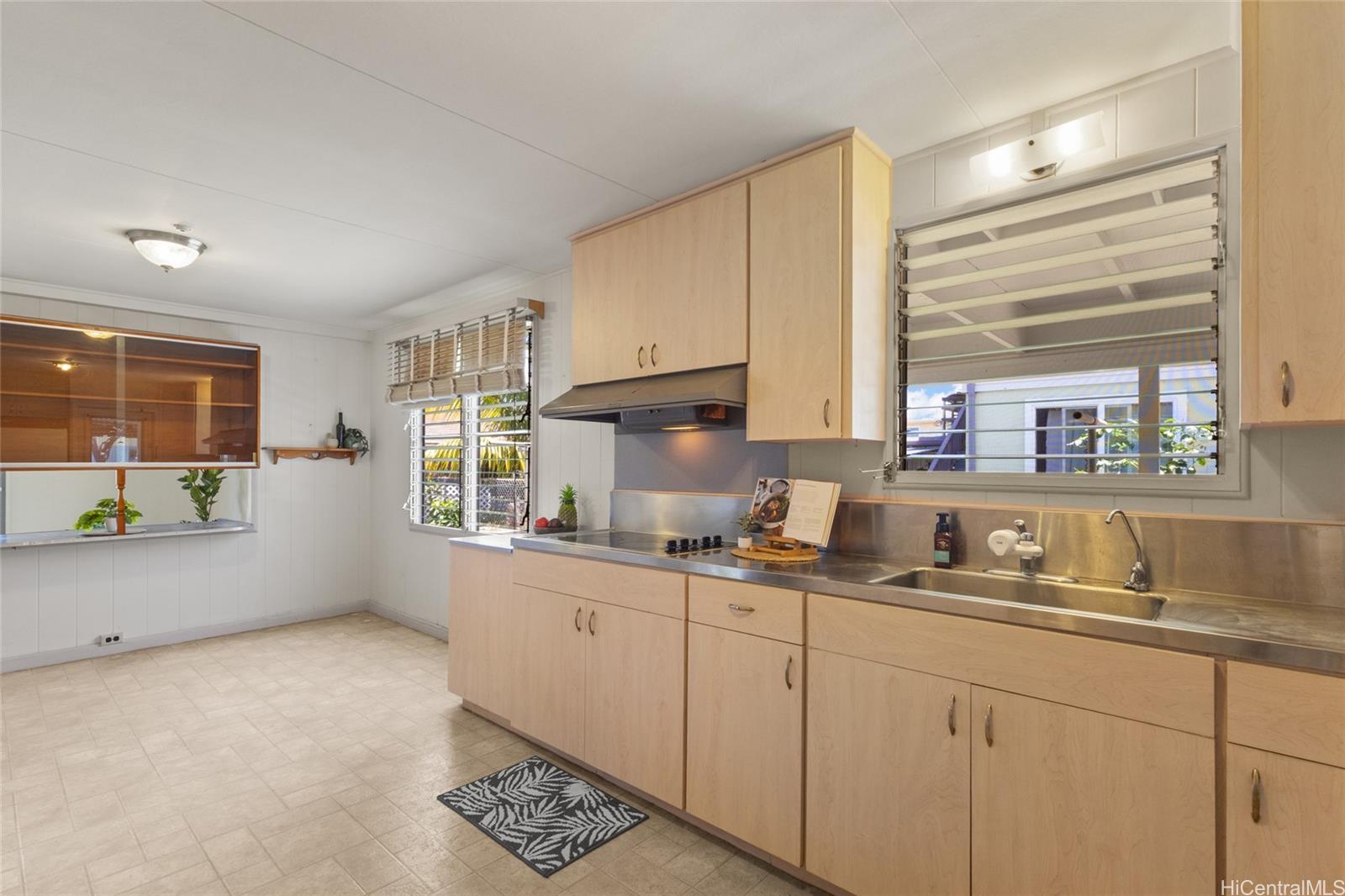 1728 Kino Street