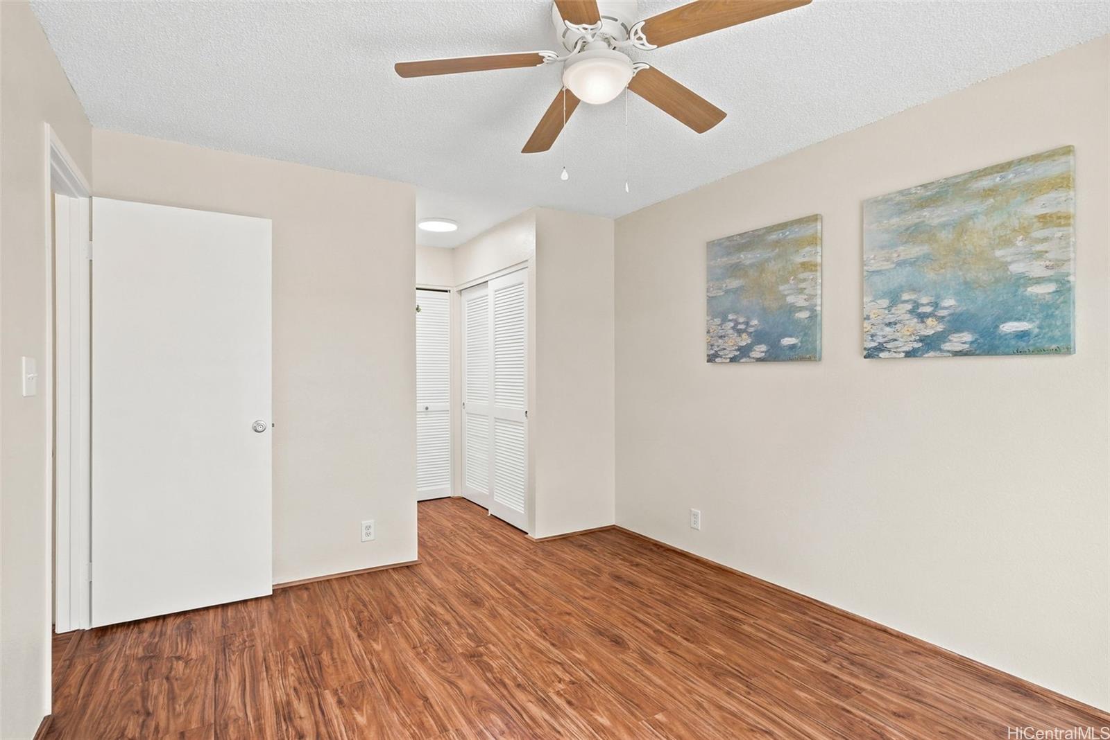 Photo 12 of 22