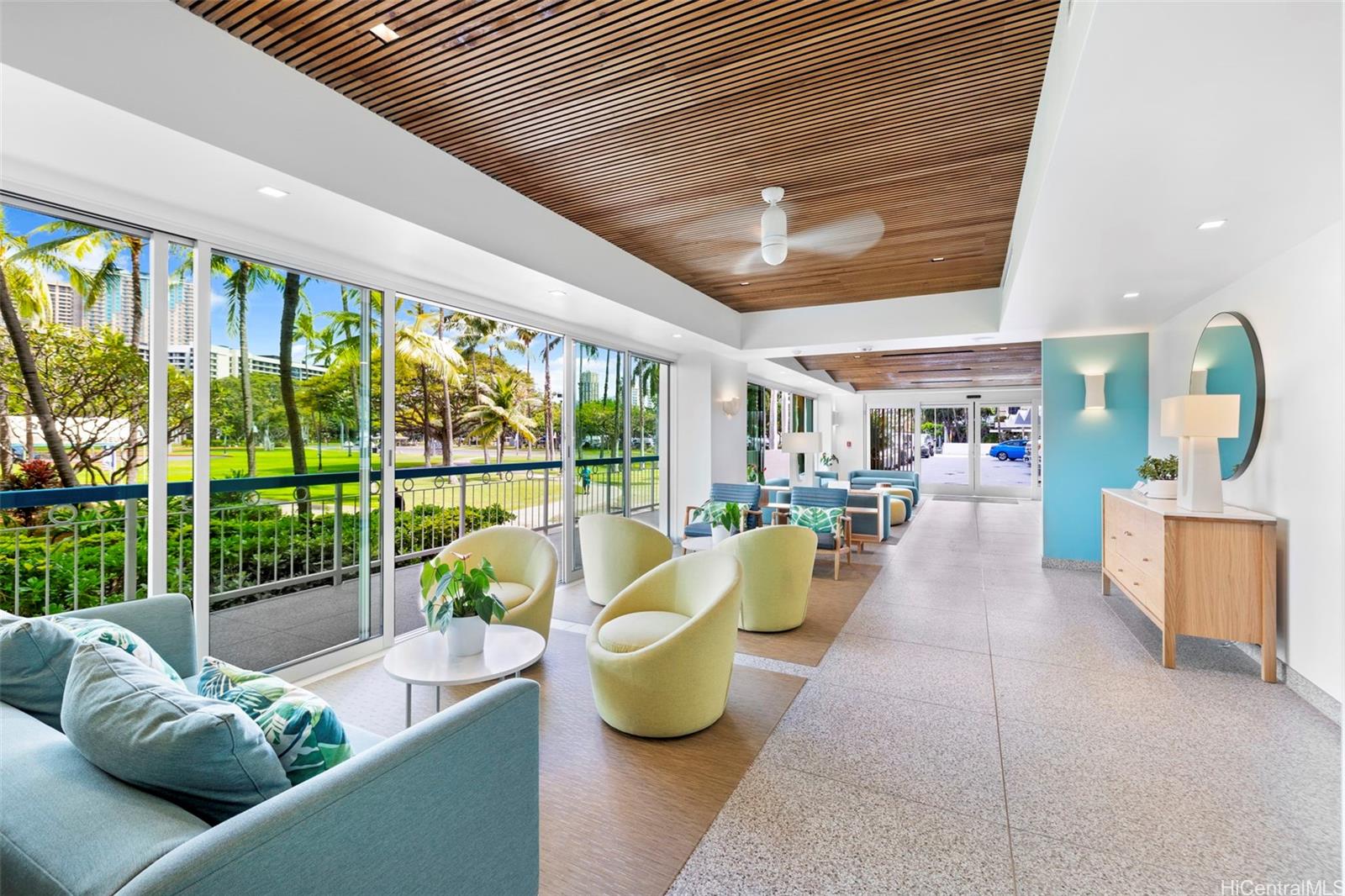 Photo 17 of 18