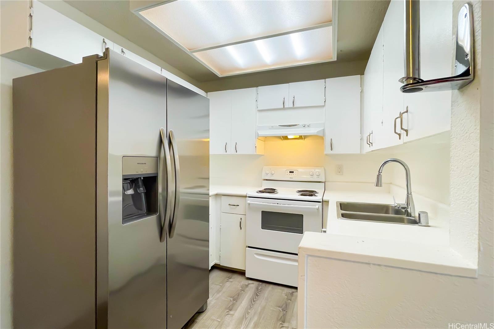500 Mananai Place  Unit 17V