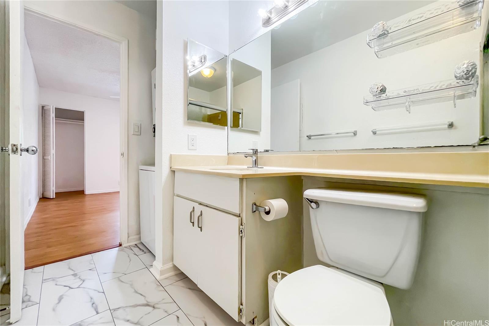 500 Mananai Place  Unit 17V