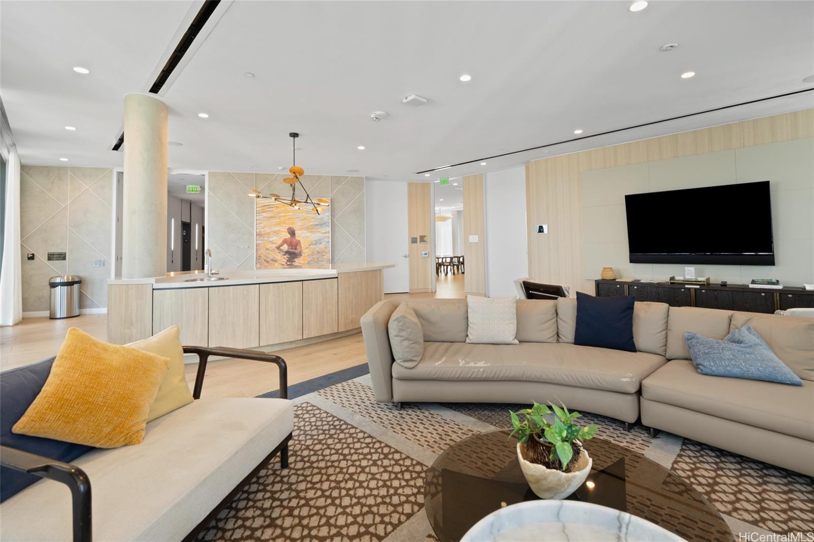 987 Queen Street  Unit 2809