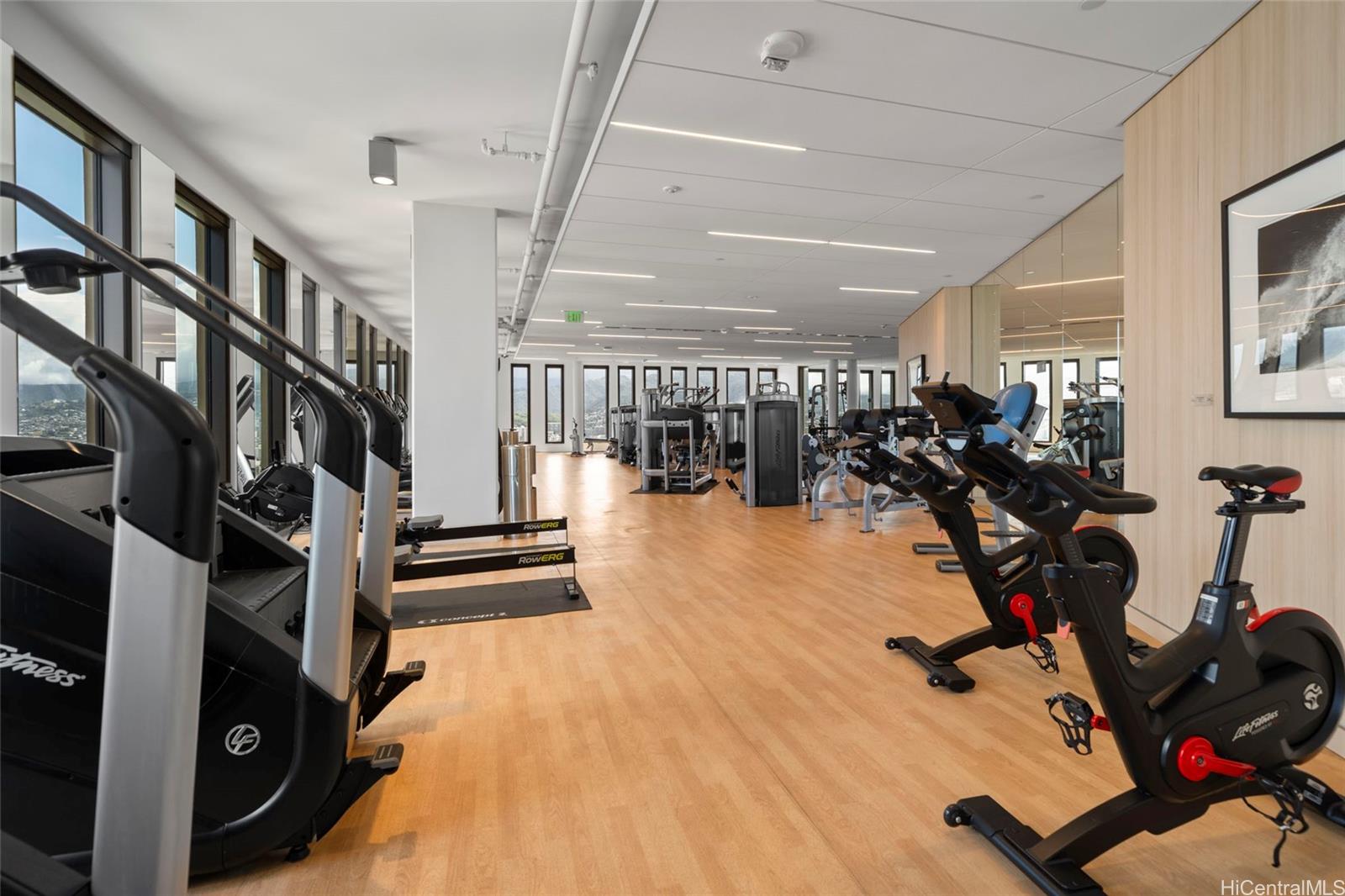 987 Queen Street  Unit 2809