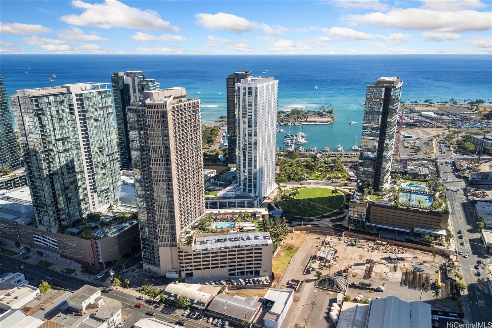 987 Queen Street  Unit 2809