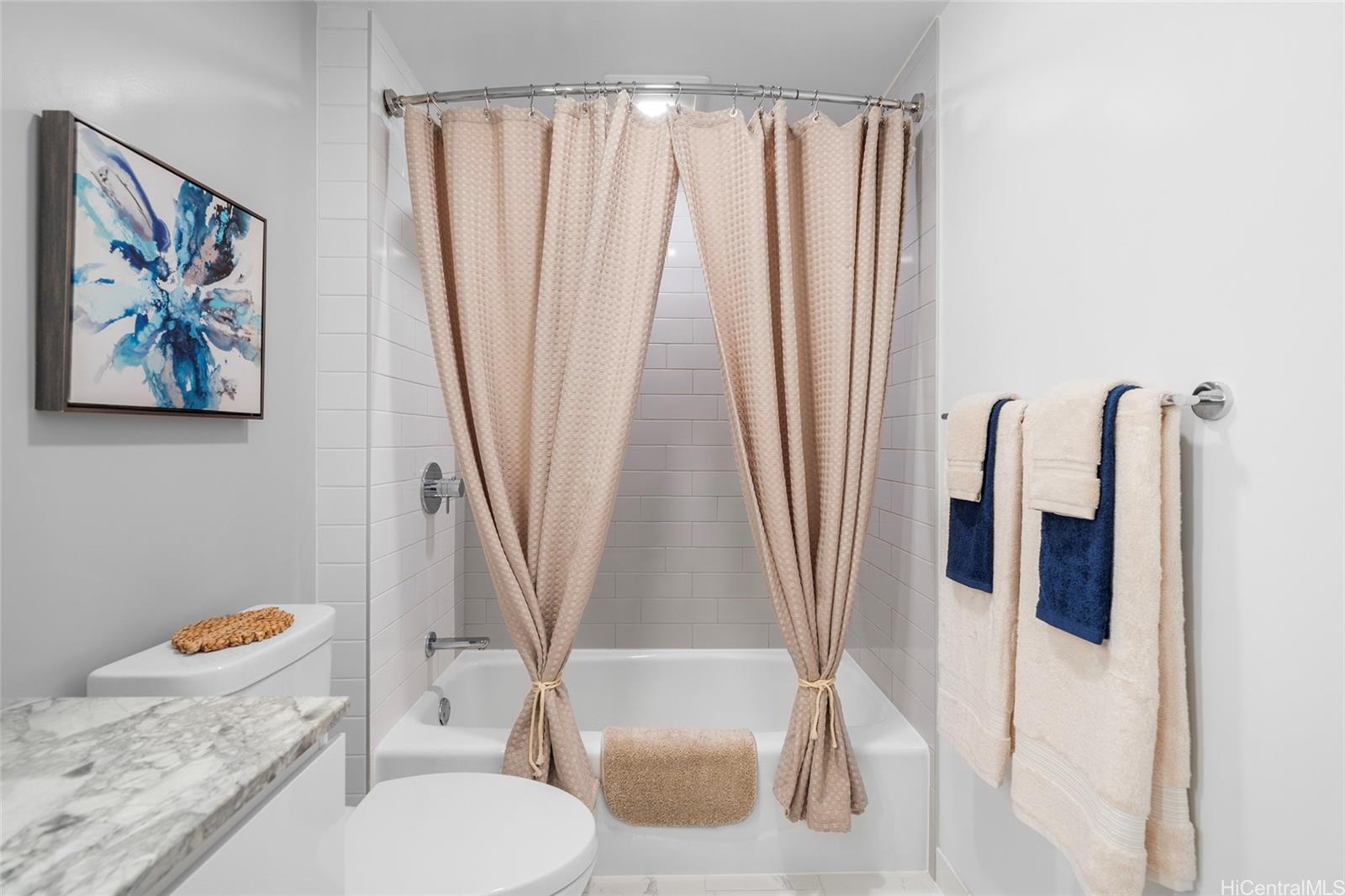 987 Queen Street  Unit 2809