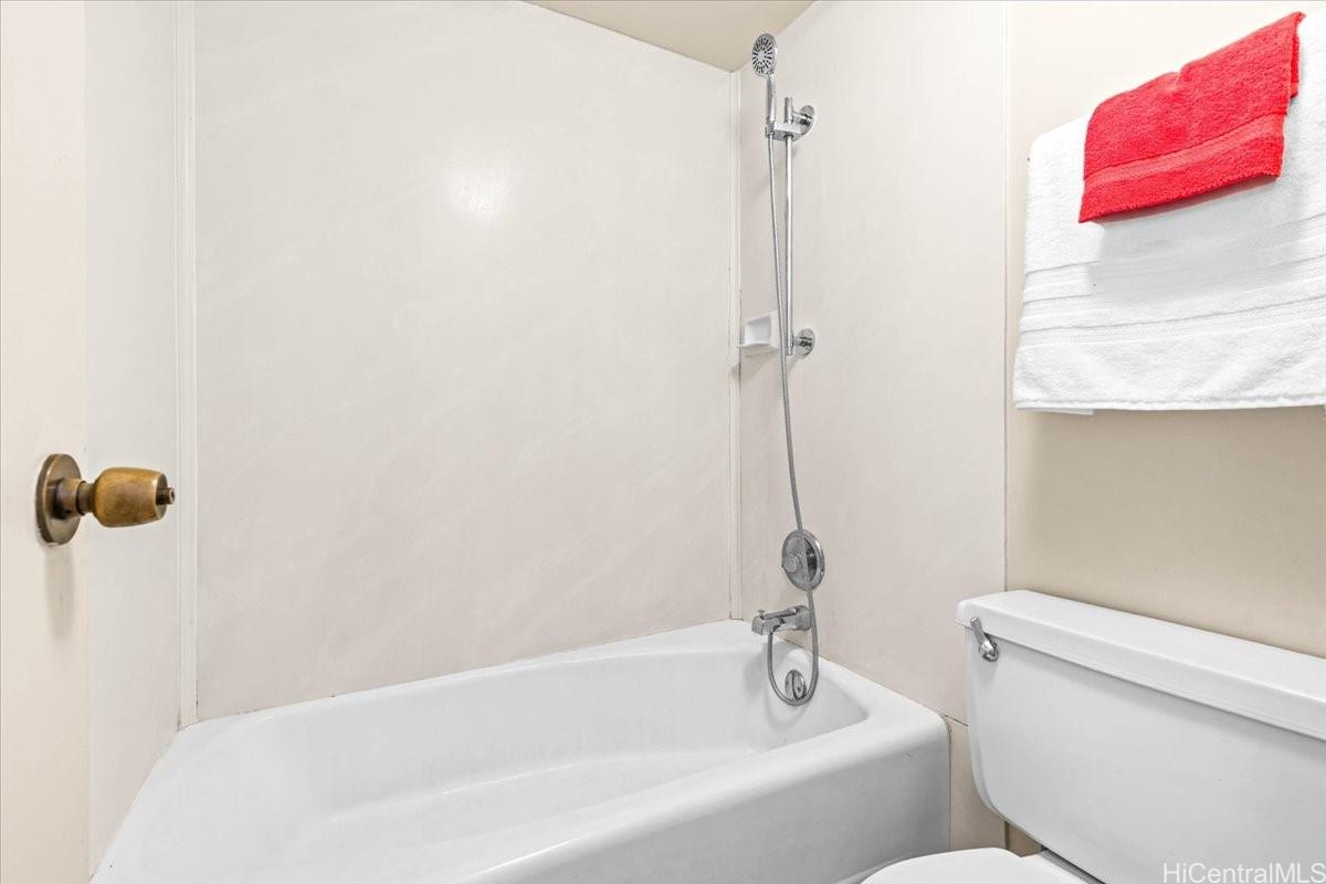 225 Queen Street  Unit 11E