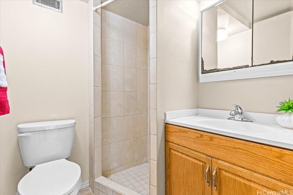 225 Queen Street  Unit 11E