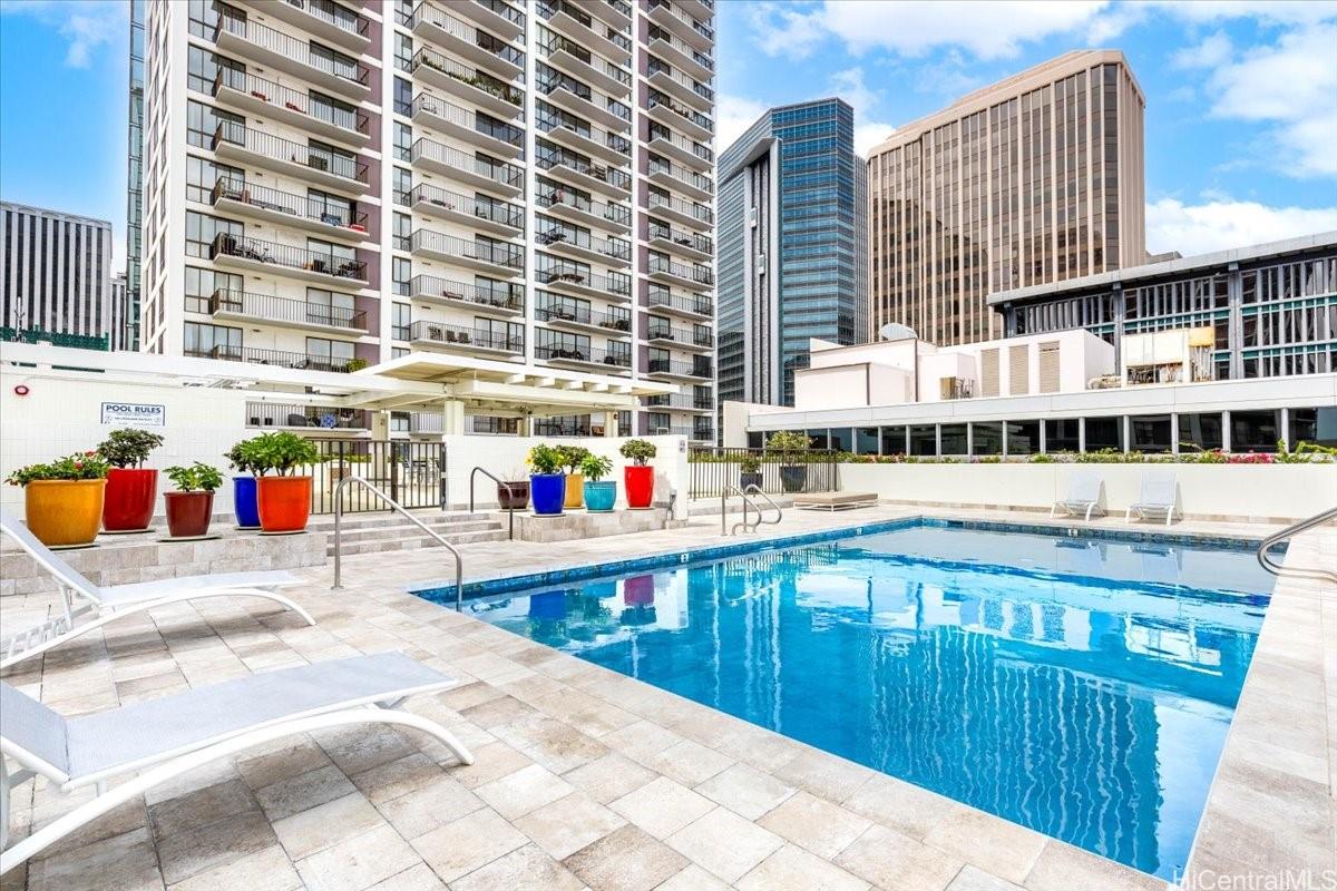 225 Queen Street  Unit 11E