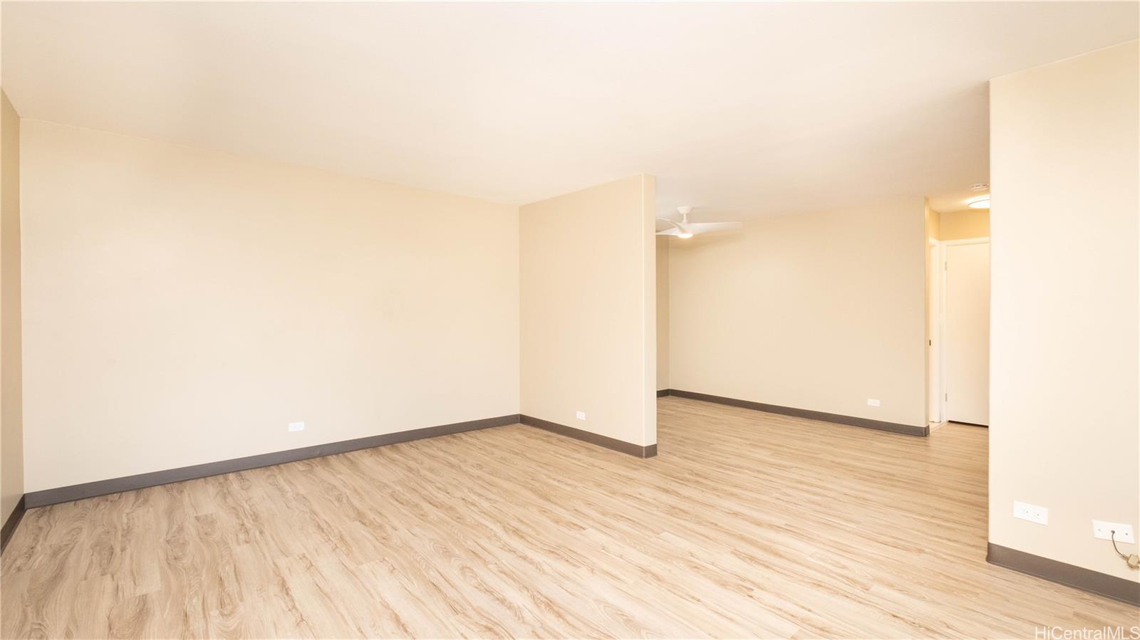 Photo 8 of 25