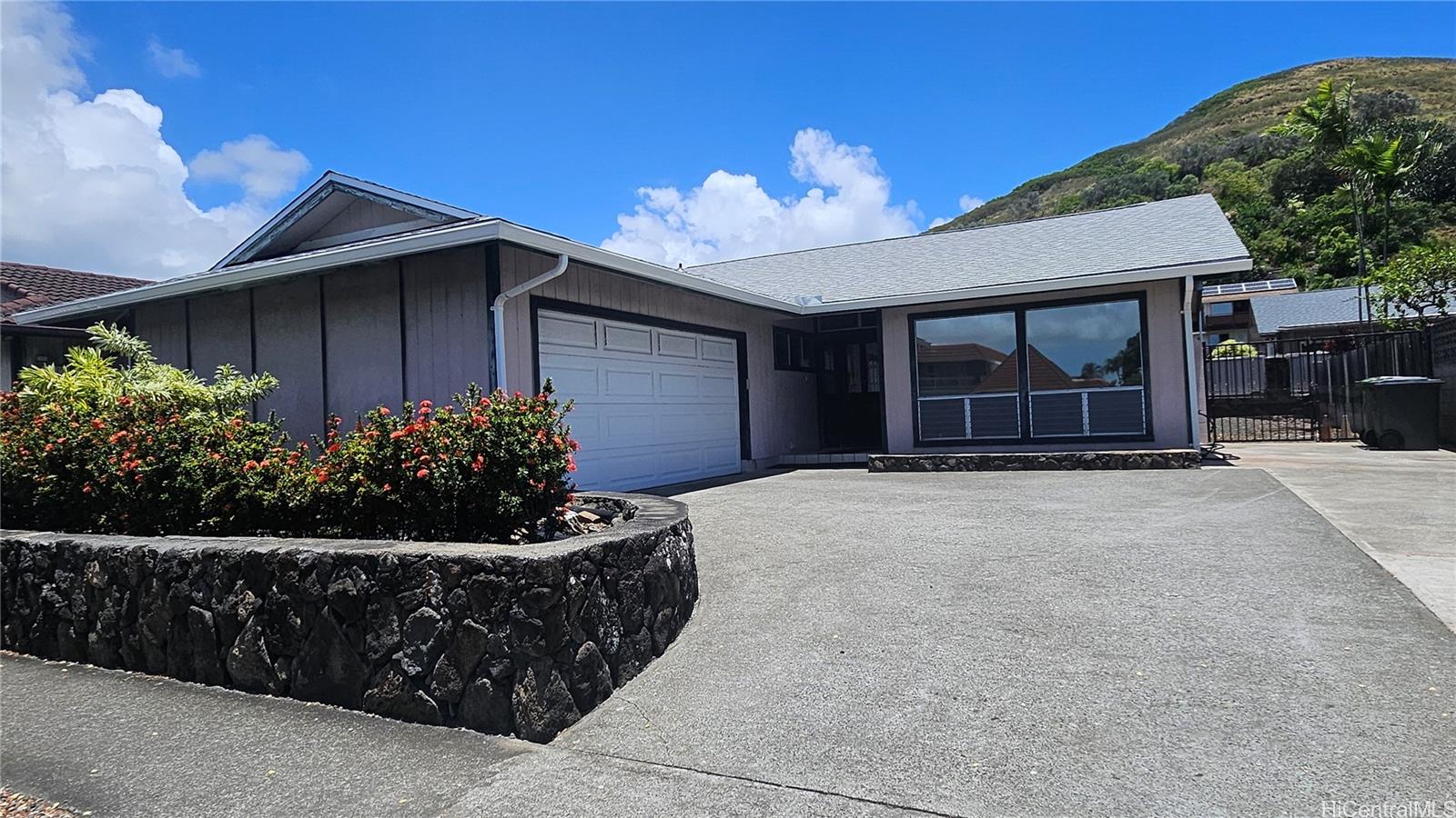 590 Keolu Drive