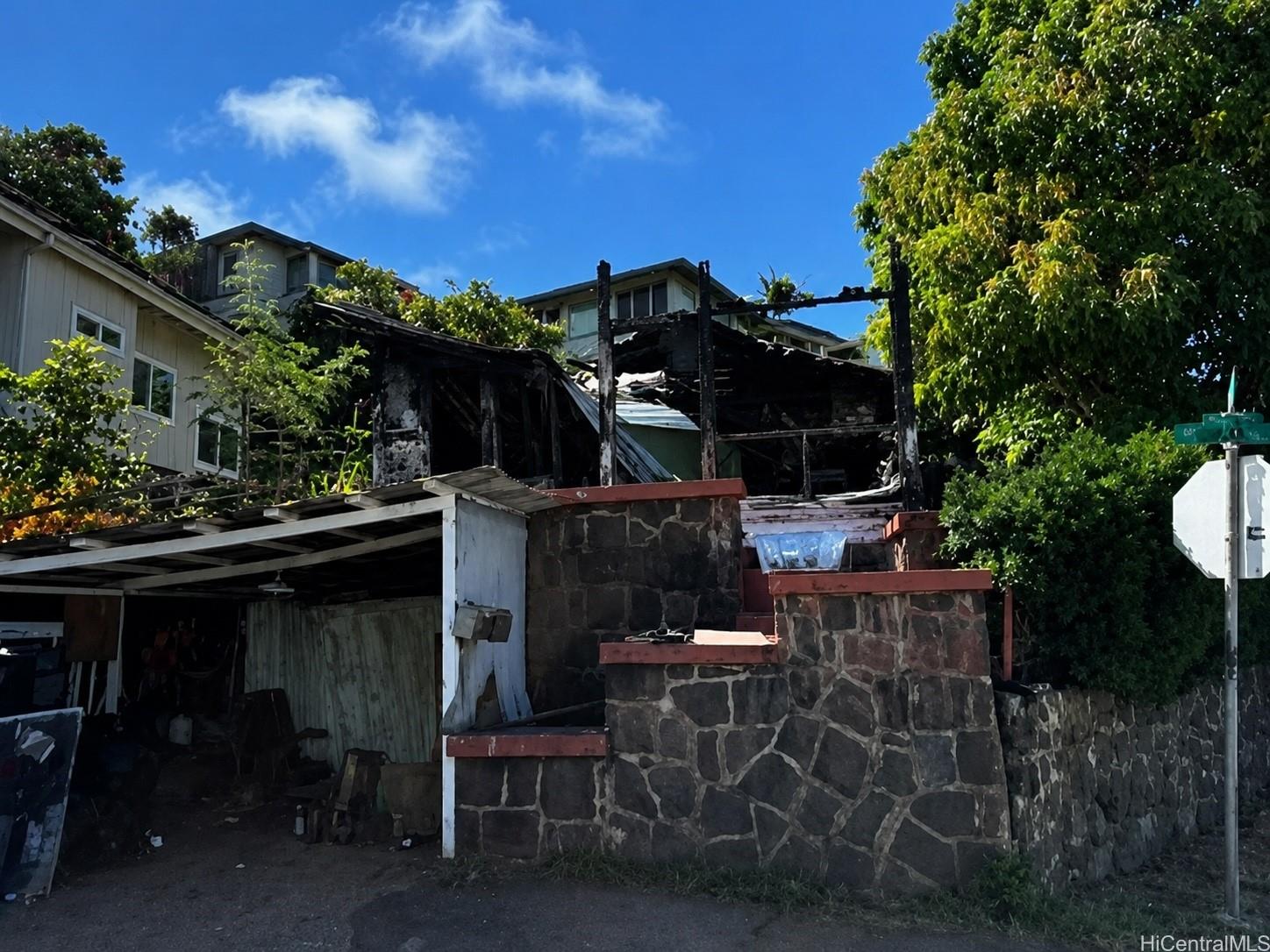 1627 Pohaku Street