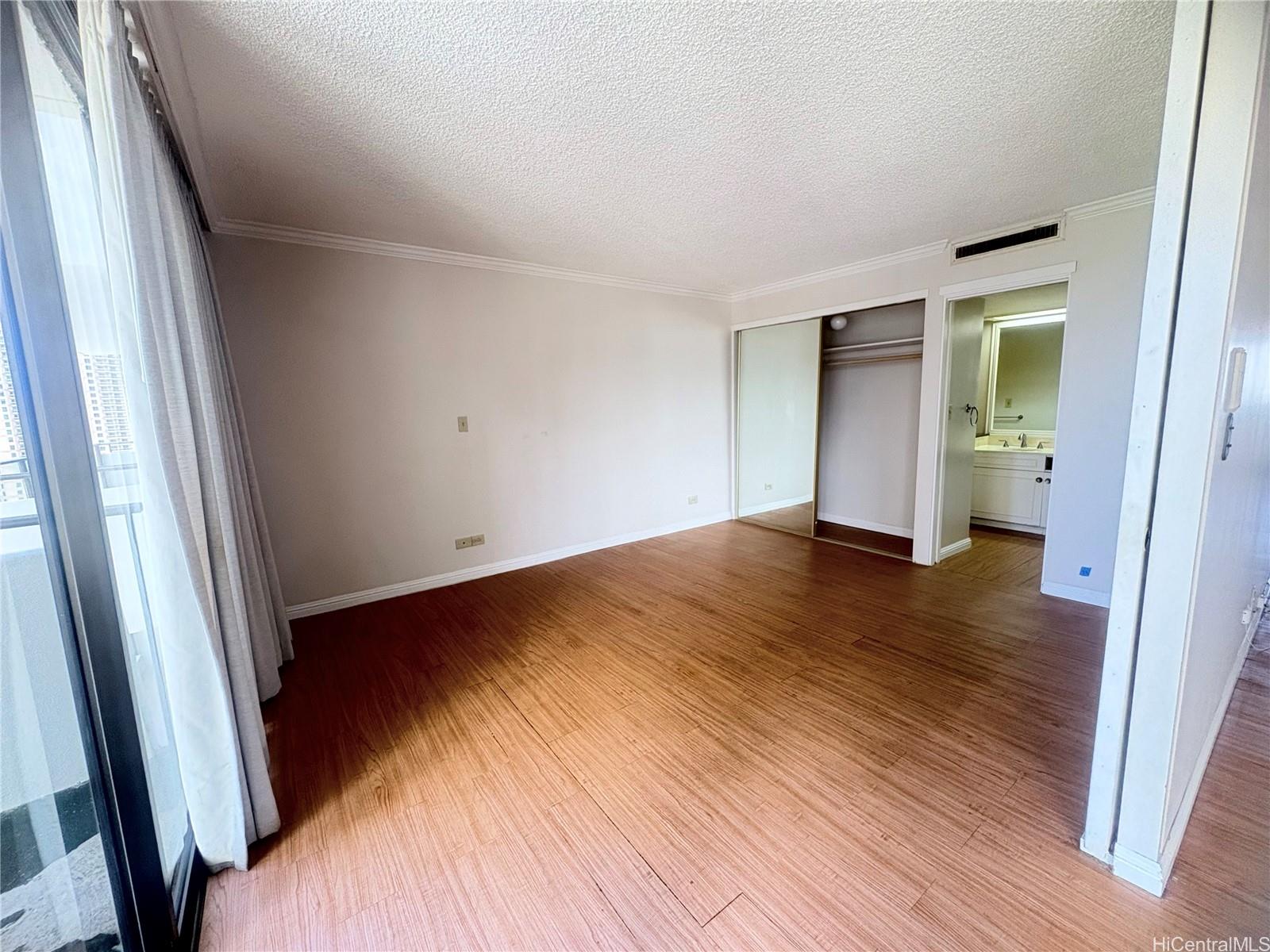 Photo 8 of 21