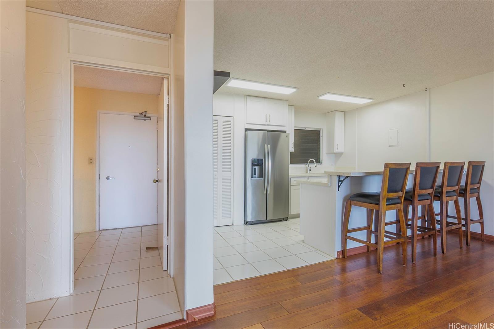 Photo 4 of 25
