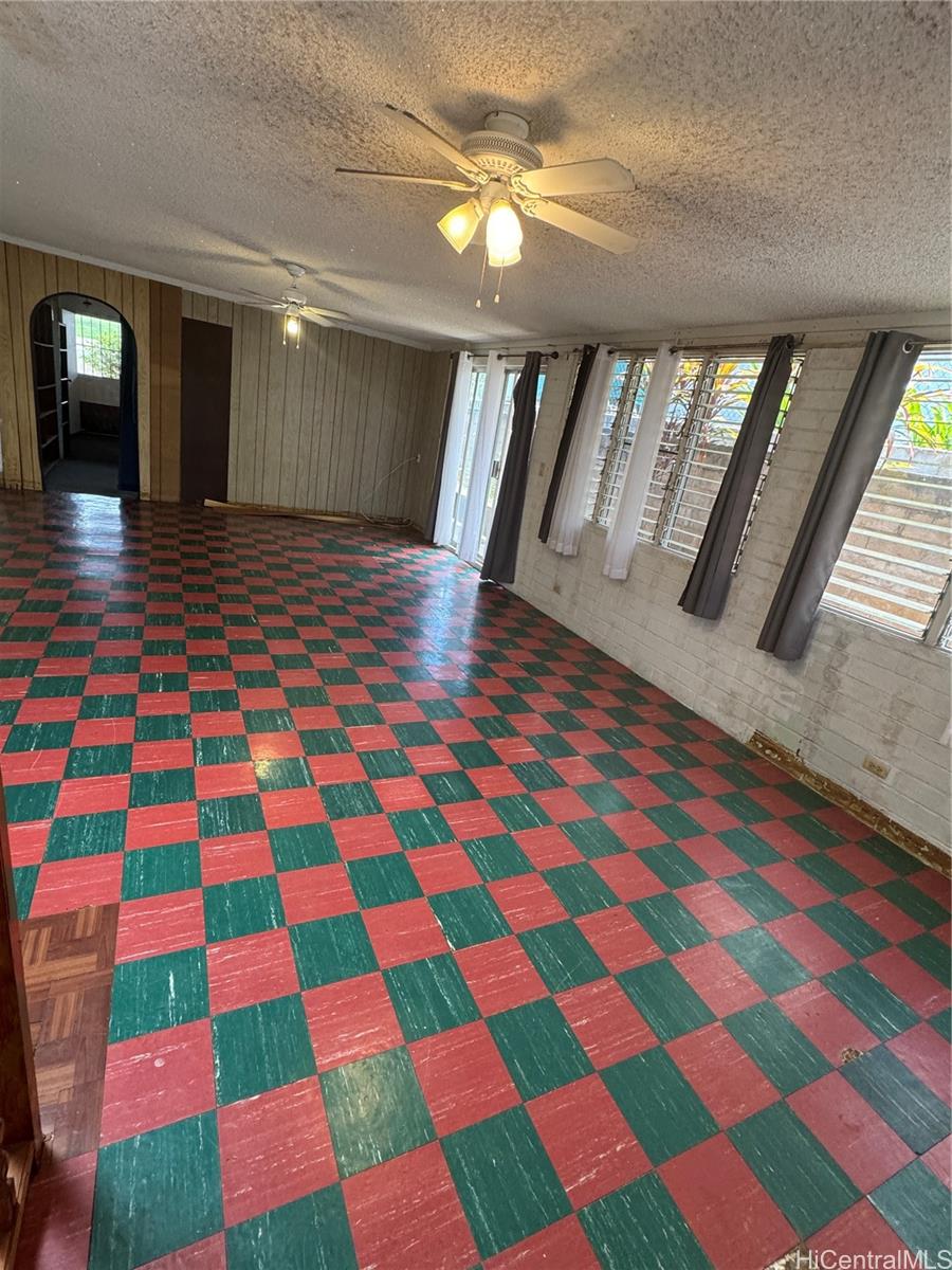 Photo 3 of 21