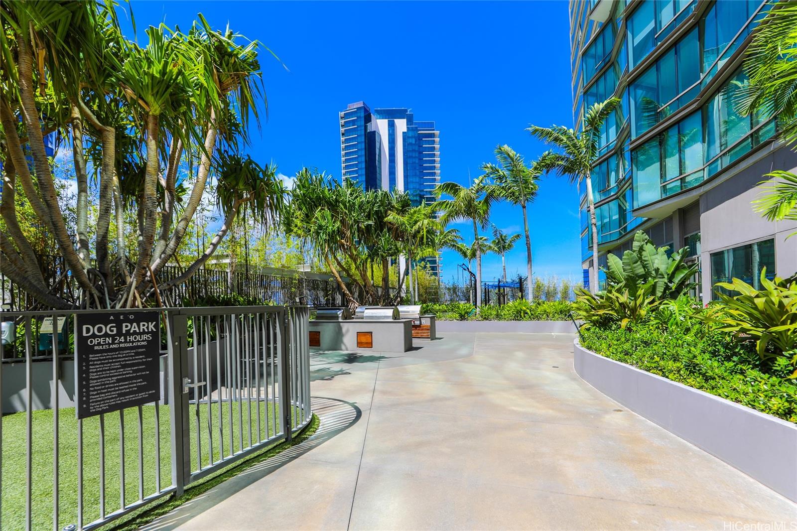 Photo 23 of 25