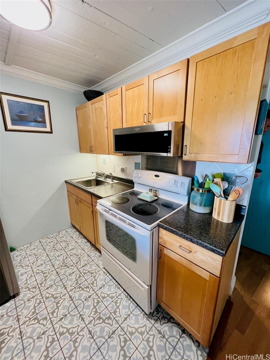 87-561 Farrington Highway  Unit 317