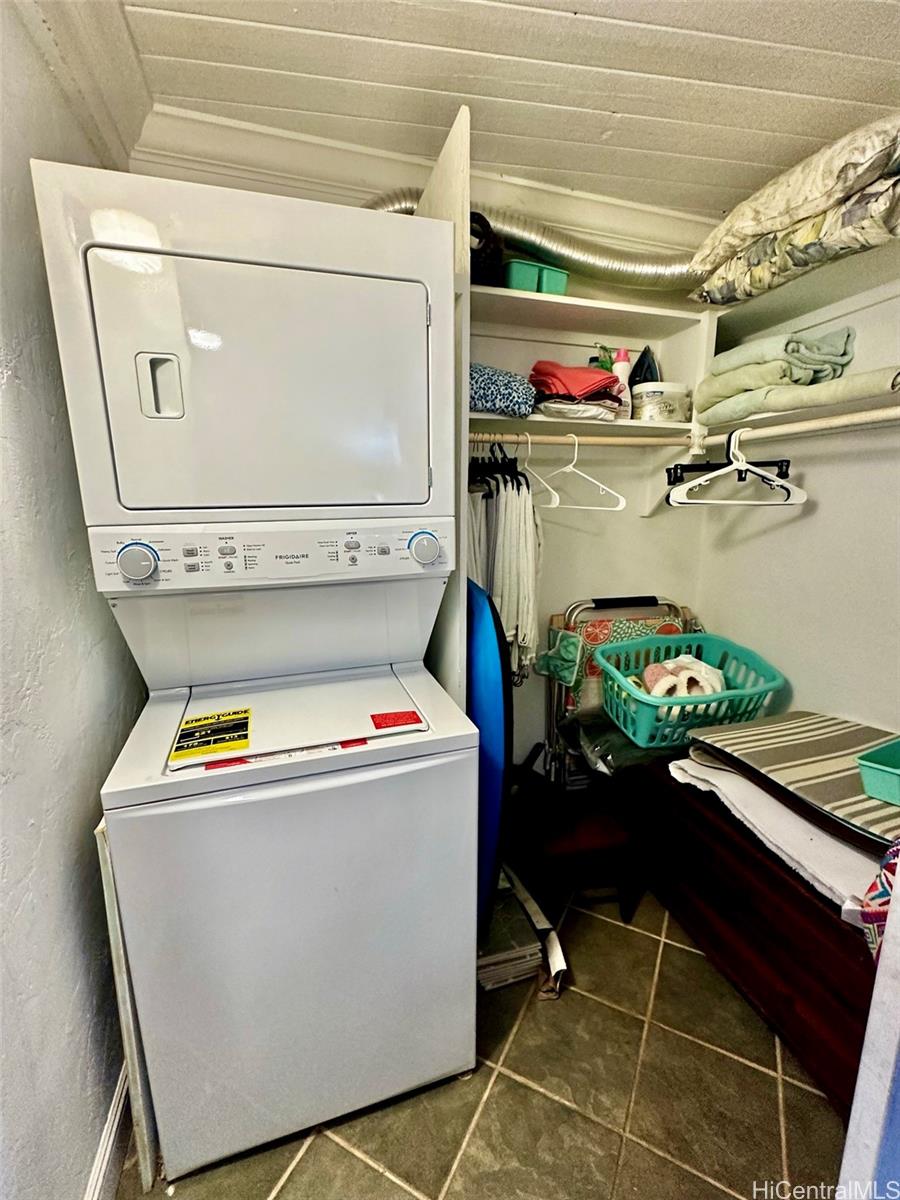 87-561 Farrington Highway  Unit 317