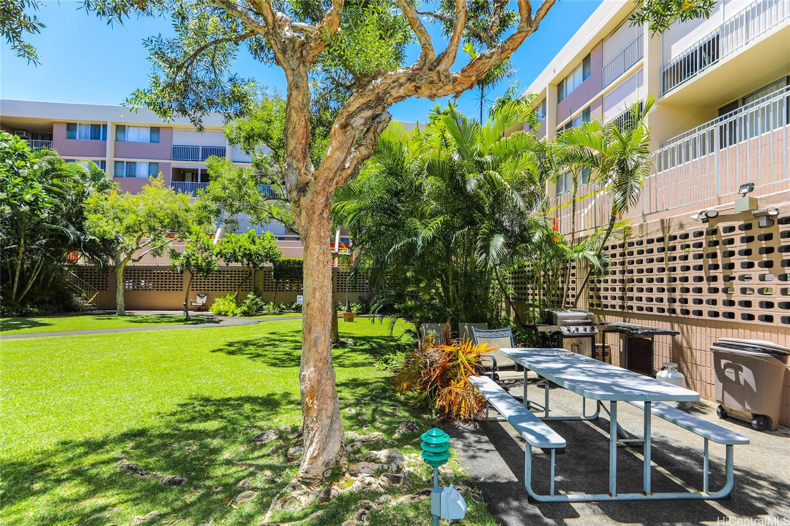 1634 Nuuanu Avenue Unit 104 1634 Nuuanu Avenue Unit 104