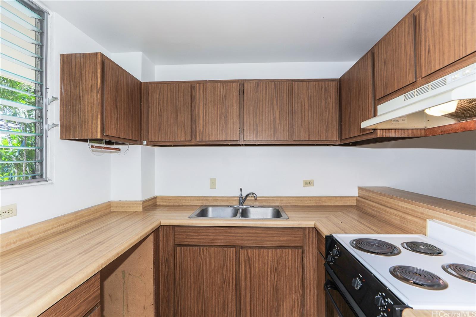 1634 Nuuanu Avenue  Unit 104