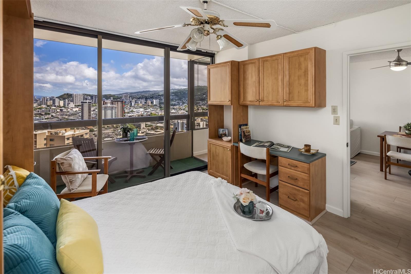 2499 Kapiolani Boulevard  Unit 2804