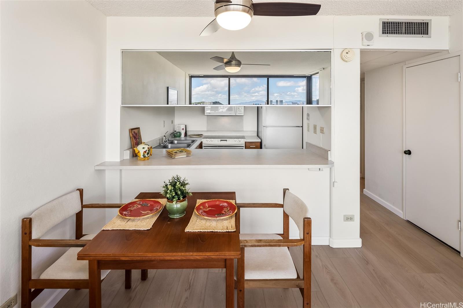 2499 Kapiolani Boulevard  Unit 2804