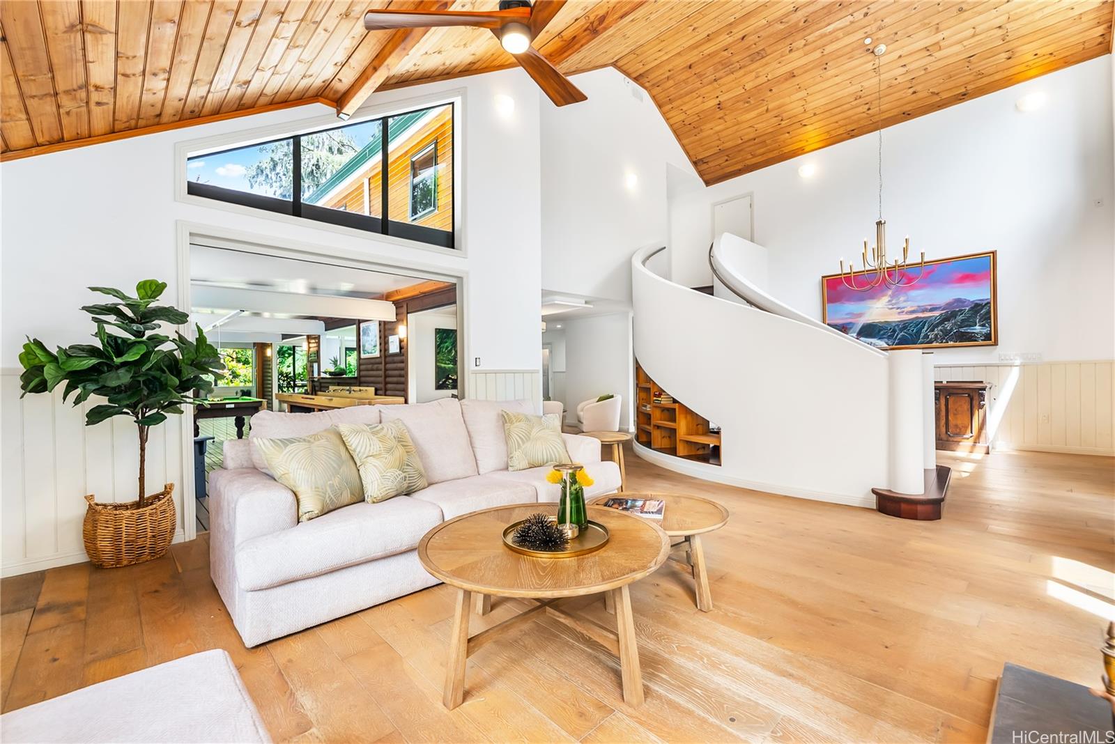 Photo 3 of 25