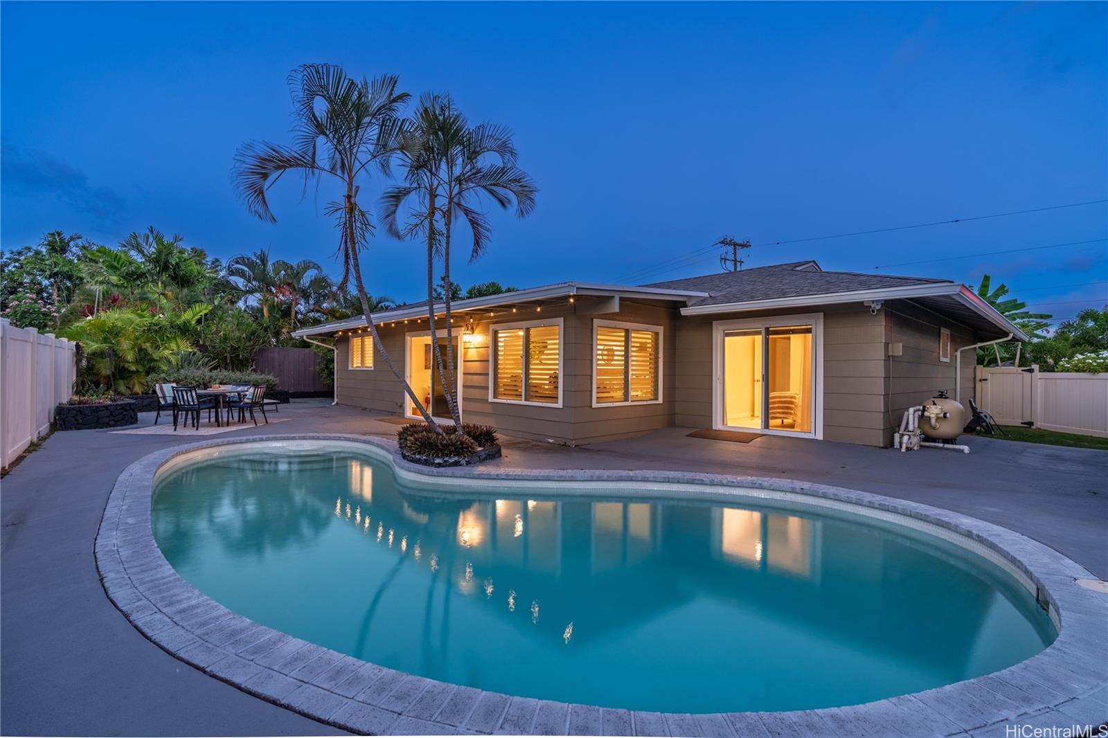 633 Keolu Drive