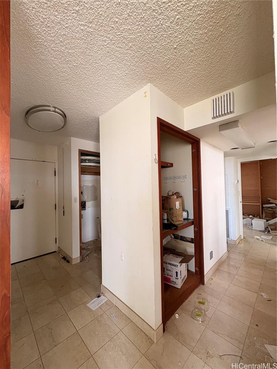 1910 Ala Moana Boulevard  Unit 37D