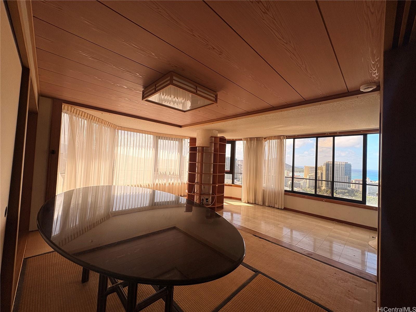 1910 Ala Moana Boulevard  Unit 37D