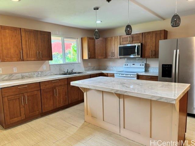 1939 Iwaho Place