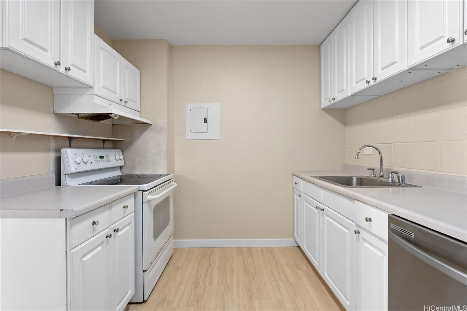 98 1030 Moanalua Road  Unit 5-201