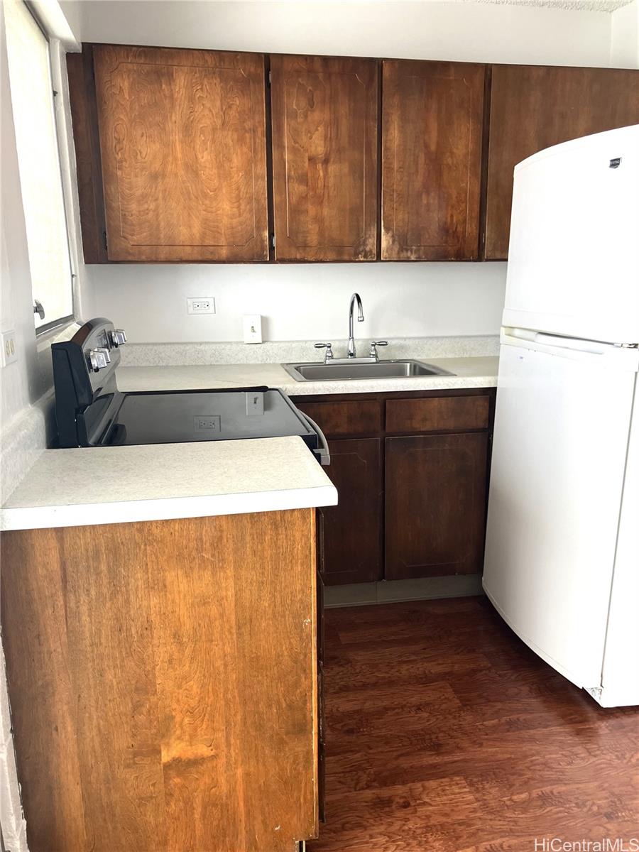 Photo 3 of 23