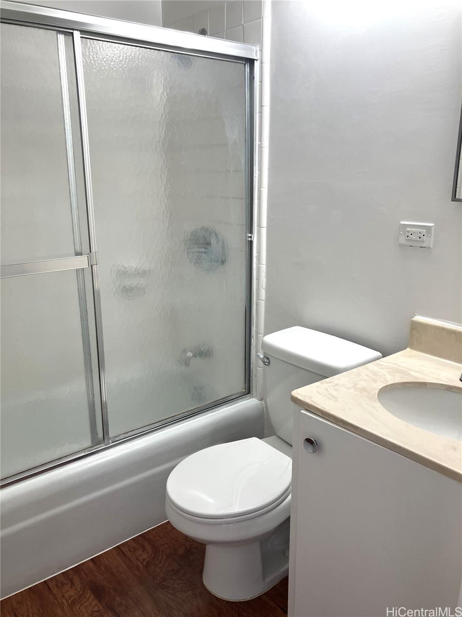 Photo 4 of 23
