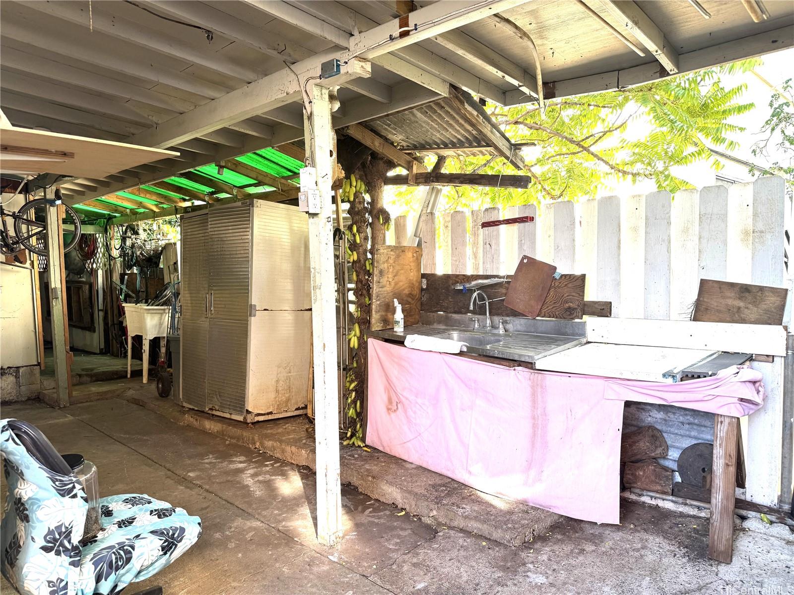 1918 Hanu Lane  Unit A