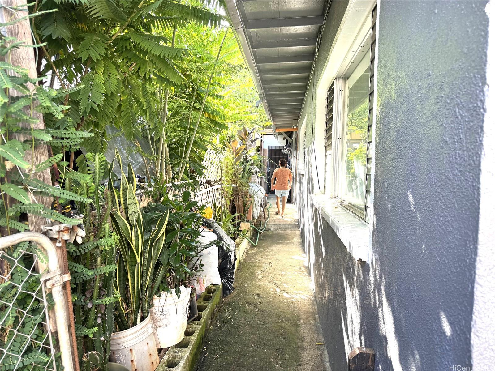 1918 Hanu Lane  Unit A