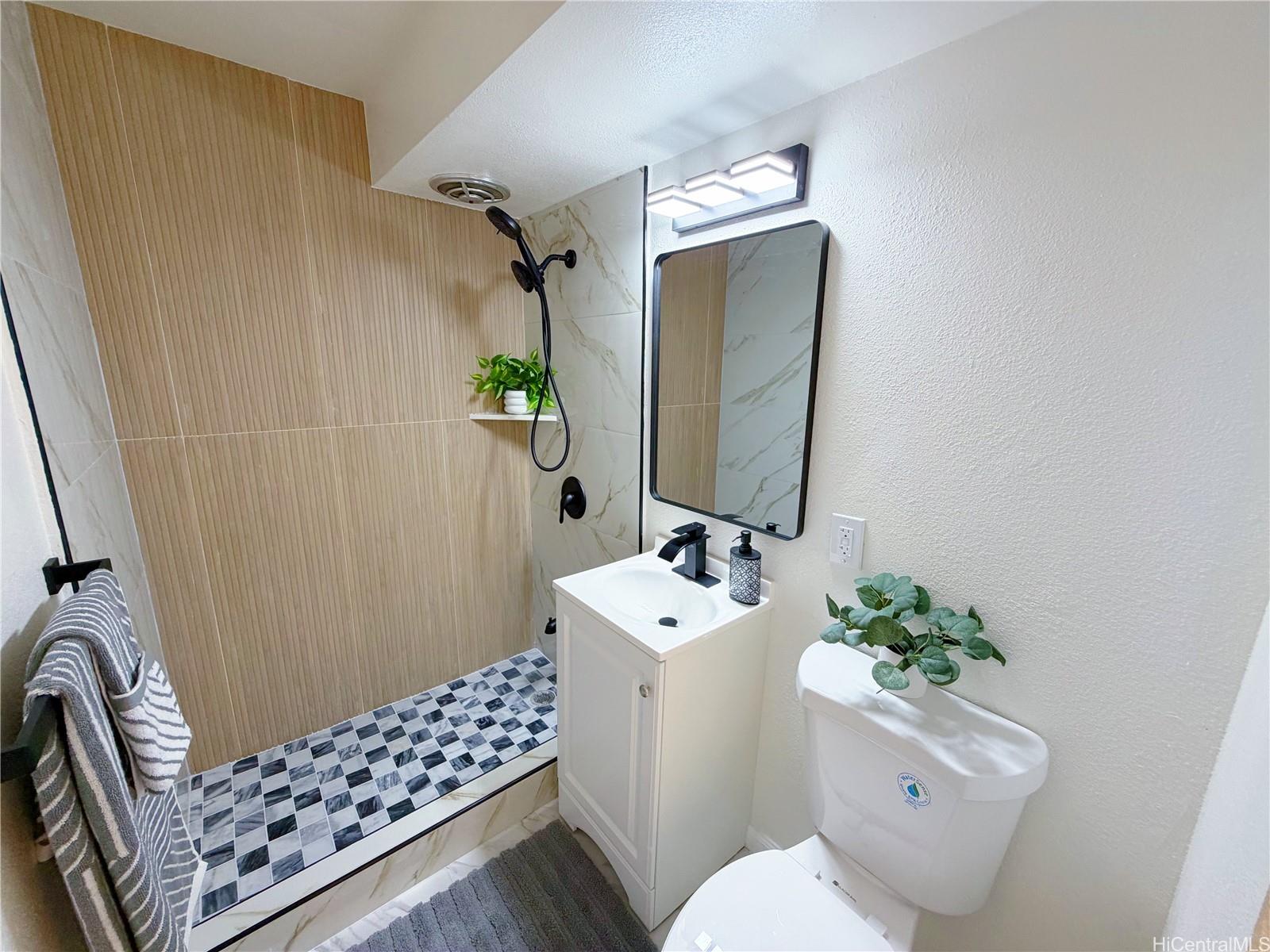 1427 Alexander Street  Unit 201