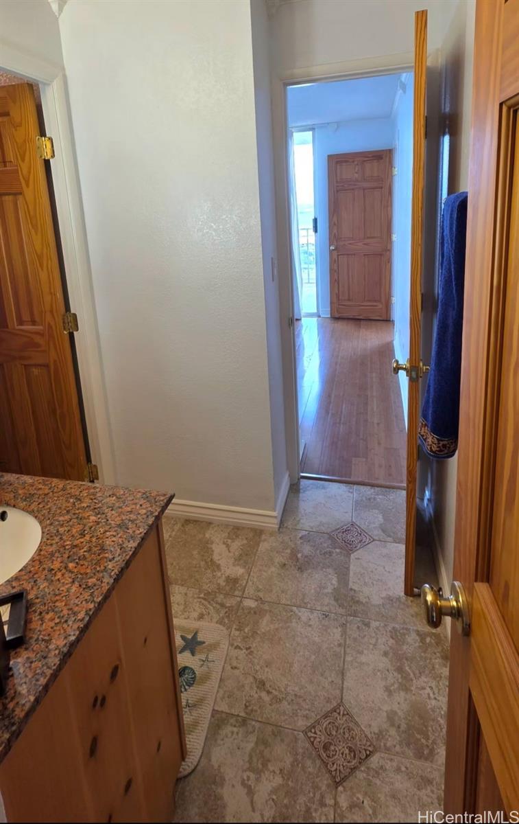 Photo 6 of 25