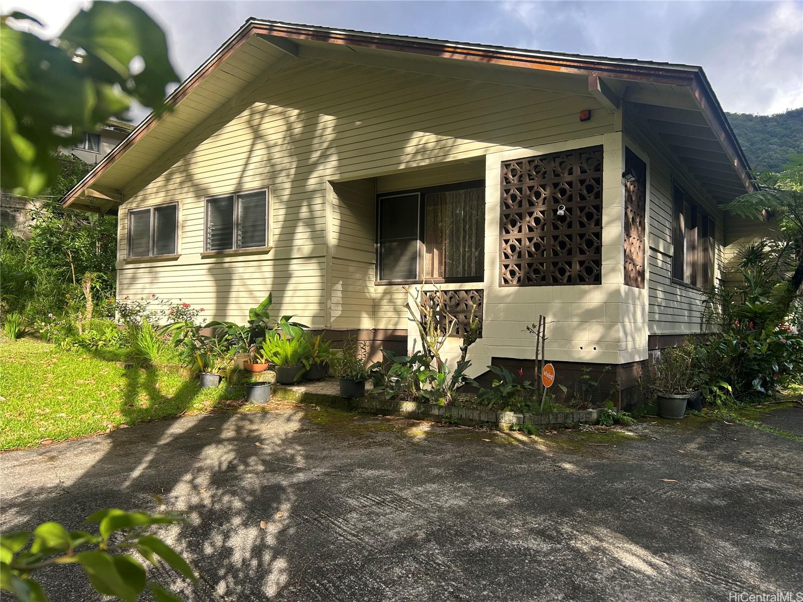 3545 Kalihi Street