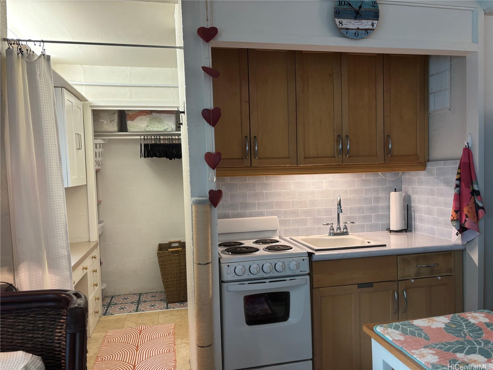 2957 Kalakaua Avenue  Unit 211