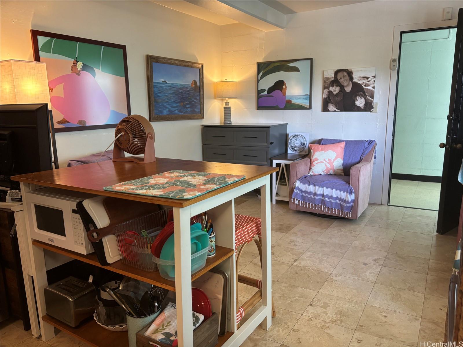 2957 Kalakaua Avenue  Unit 211