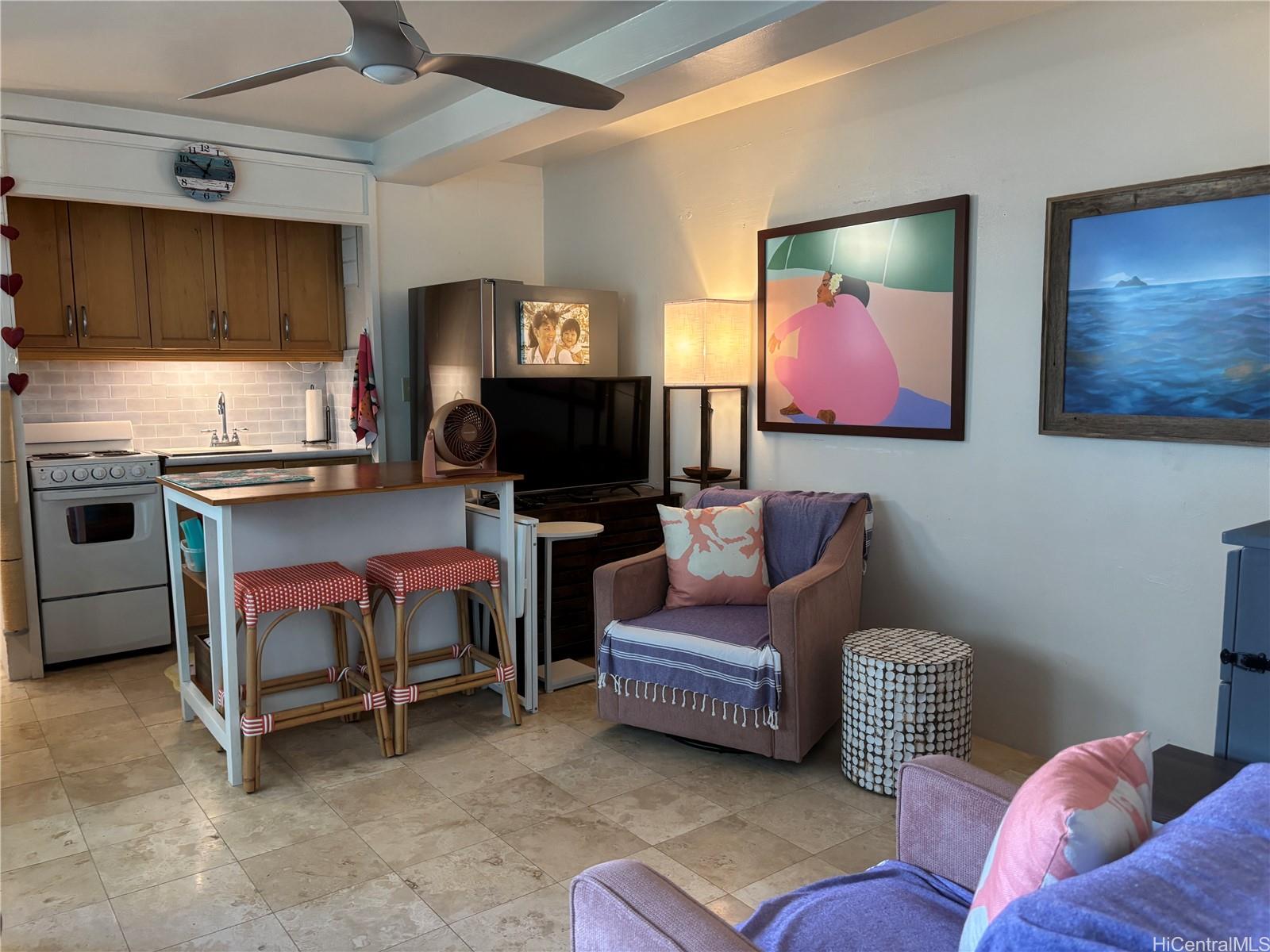 2957 Kalakaua Avenue  Unit 211